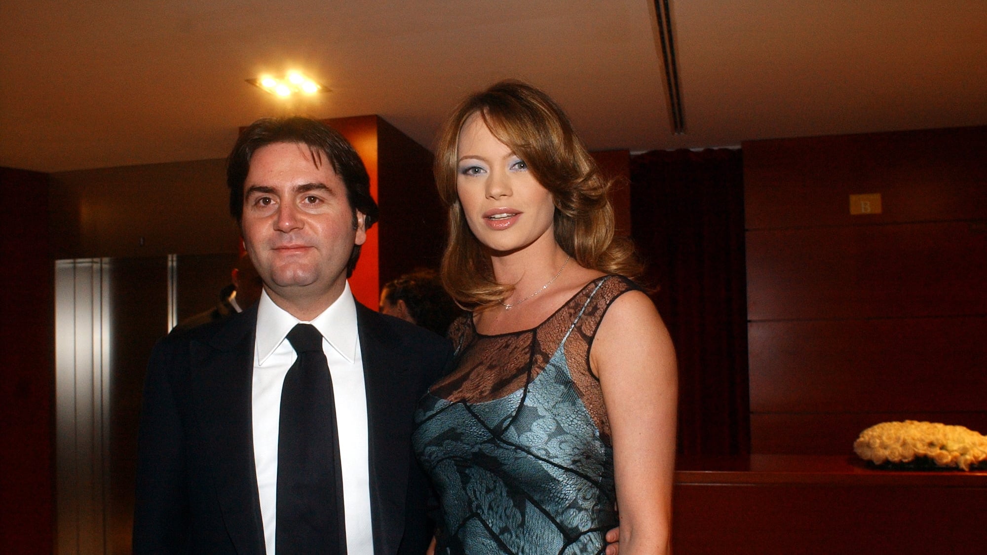 Il corteggiamento, le nozze, il carcere: la storia d'amore tra Anna Falchi e Stefano Ricucci