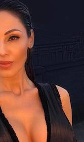 Anna Tatangelo sexy a letto 6
