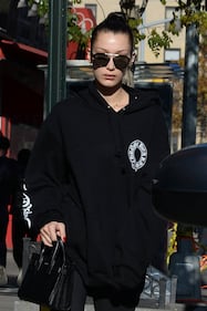 Bella Hadid, vestito trasparente 26