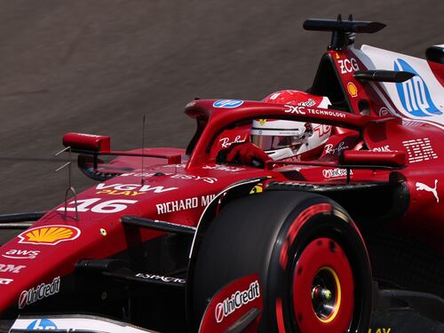 F1, impresa pazzesca di Leclerc in Ungheria. Prima pole position stagionale per le Ferrari