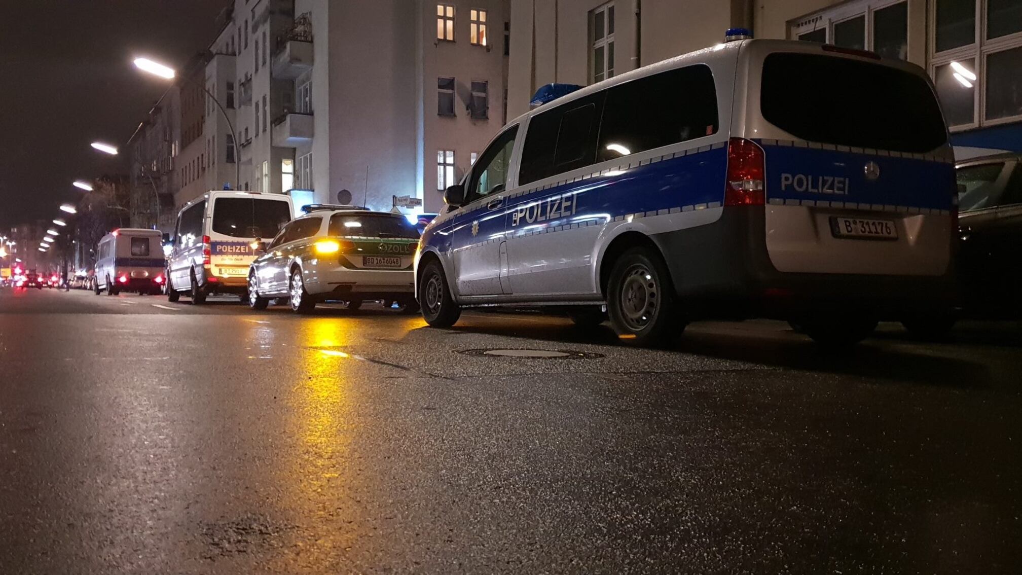 Il blitz anti-terrorismo in Germania, dodici islamisti in arresto: "Preparavano attentato"