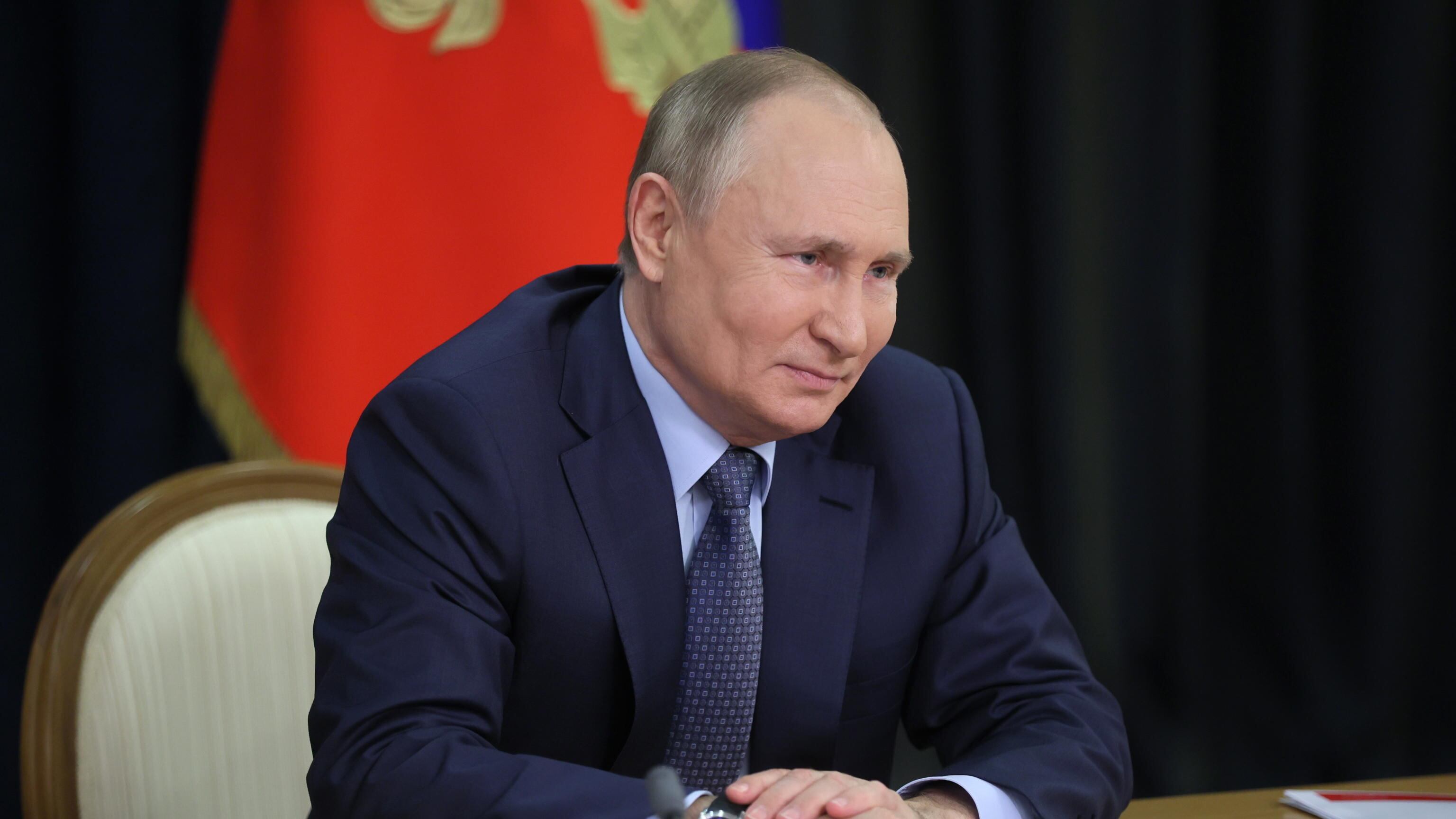 Biden parla con Putin e cerca la via diplomatica sull'Ucraina