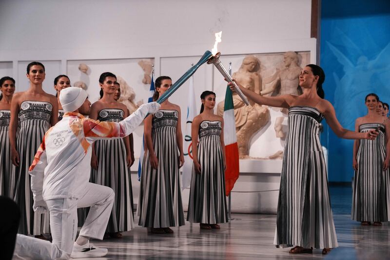 Milano-Cortina 2026: la fiamma olimpica inizia il lungo viaggio da Olimpia 1