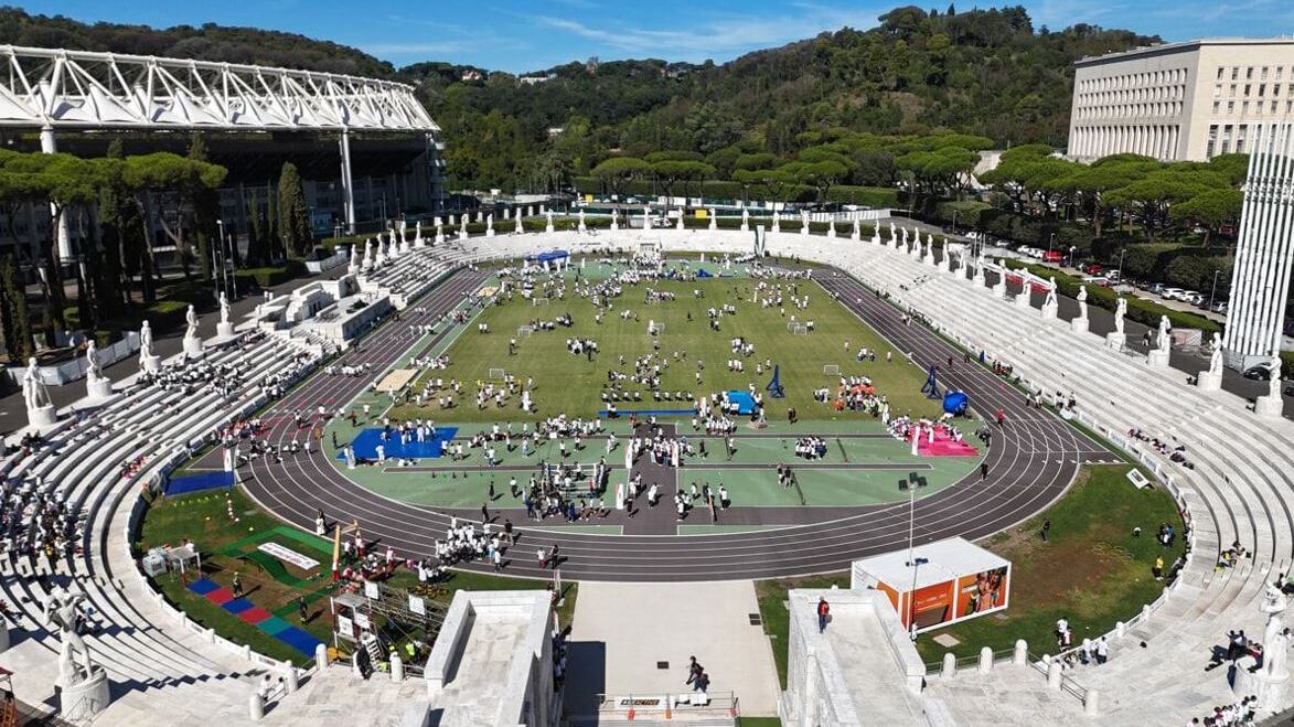 Lo stadio dei Marmi "Pietro Mennea" invaso da sport, risate e benessere per celebrare la “vita attiva”