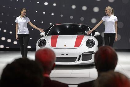 Porsche 911 R: tutta la purezza di 500 CV aspirati 2
