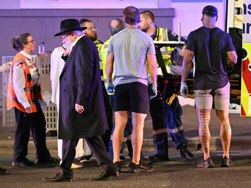 "Vicinanza a tutta l'Australia, ma ora vigiliamo sull'antisemitismo". Il messaggio dell'Italia dopo l'attentato di Sydney