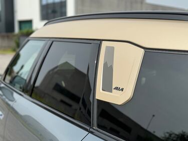 MINI Countryman SE ALL4: guarda la gallery del crossover elettrico da 313 CV 8