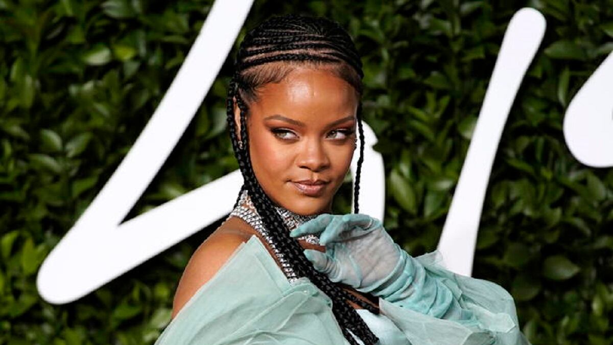 Paura per Rihanna (incinta): un folle si introduce in casa. "Voleva sposarla"
