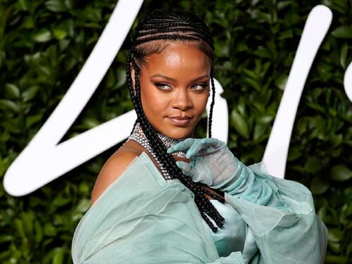 Paura per Rihanna (incinta): un folle si introduce in casa. "Voleva sposarla"