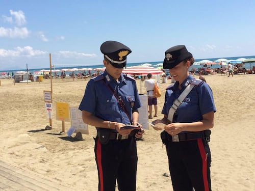 Si rifiuta di comprare droga. Turista pestato a sangue a Riccione