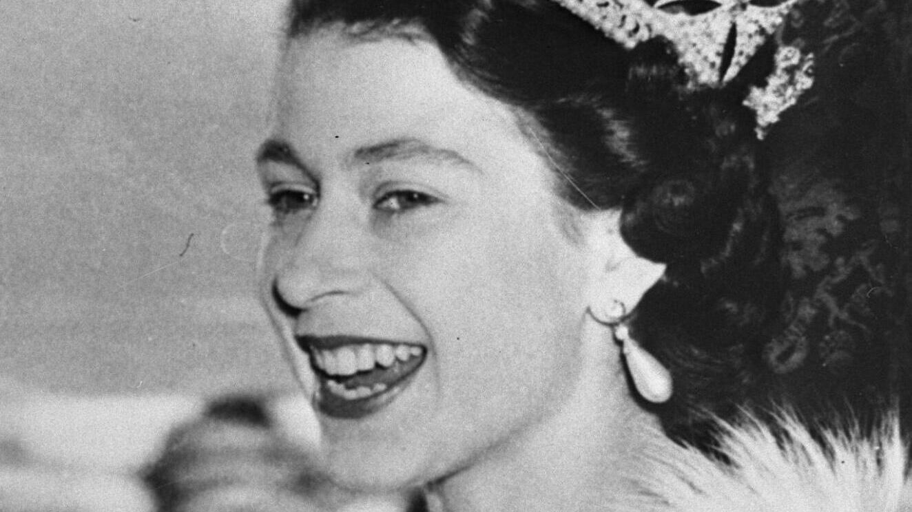 Reali, guerre e dive. Così Cecil Beaton immortalò l'effimero
