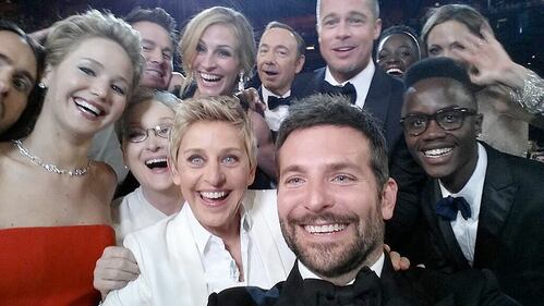 Pizza e selfie, l'Oscar di Ellen Degeneres 2