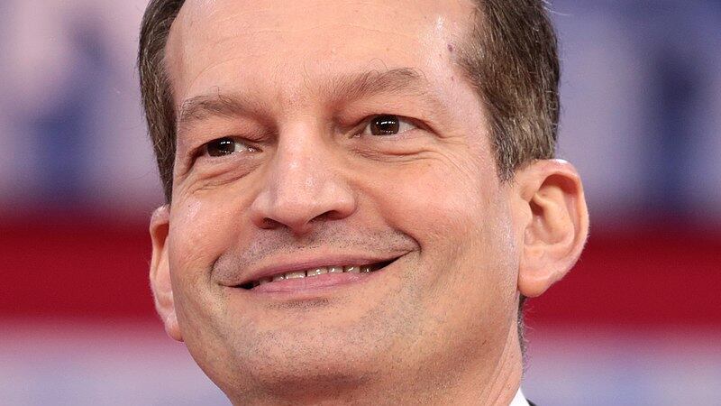 Usa, si è dimesso Alex Acosta, segretario al Lavoro