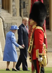 Regina Elisabetta II, le foto dell'incontro con Trump 3