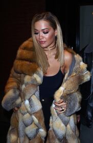 Rita Ora nuda per Natale 36
