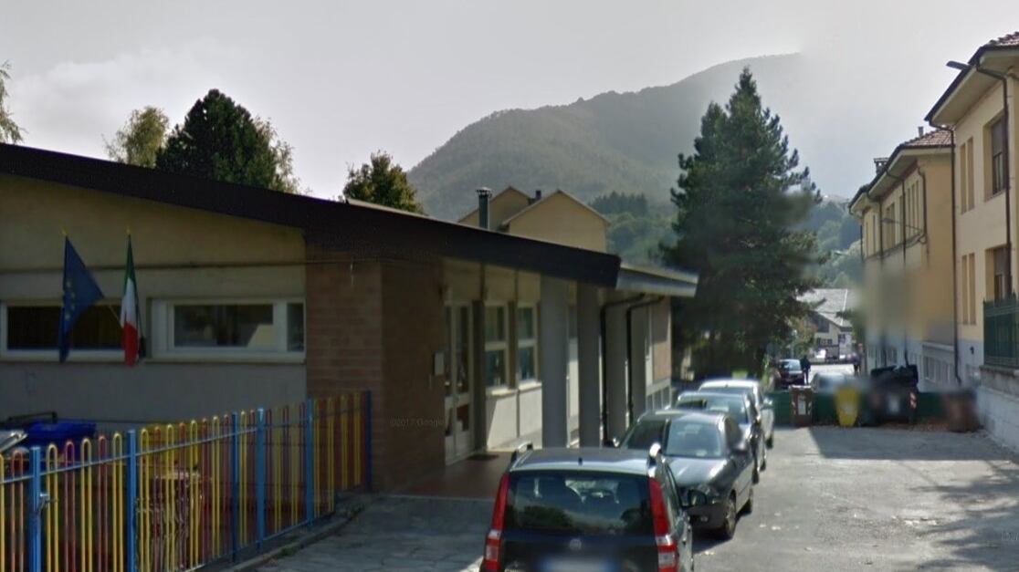 L'autoerotismo nel bar. Poi il gambiano ubriaco sviene in caserma