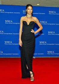 Alla cena con Obama spunta la bellissima Kendall Jenner 4