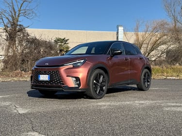 Lexus LBX: guarda la gallery del nuovo B SUV ibrido premium giapponese 2