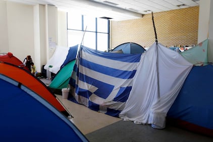 I profughi nel villaggio olimpico 12