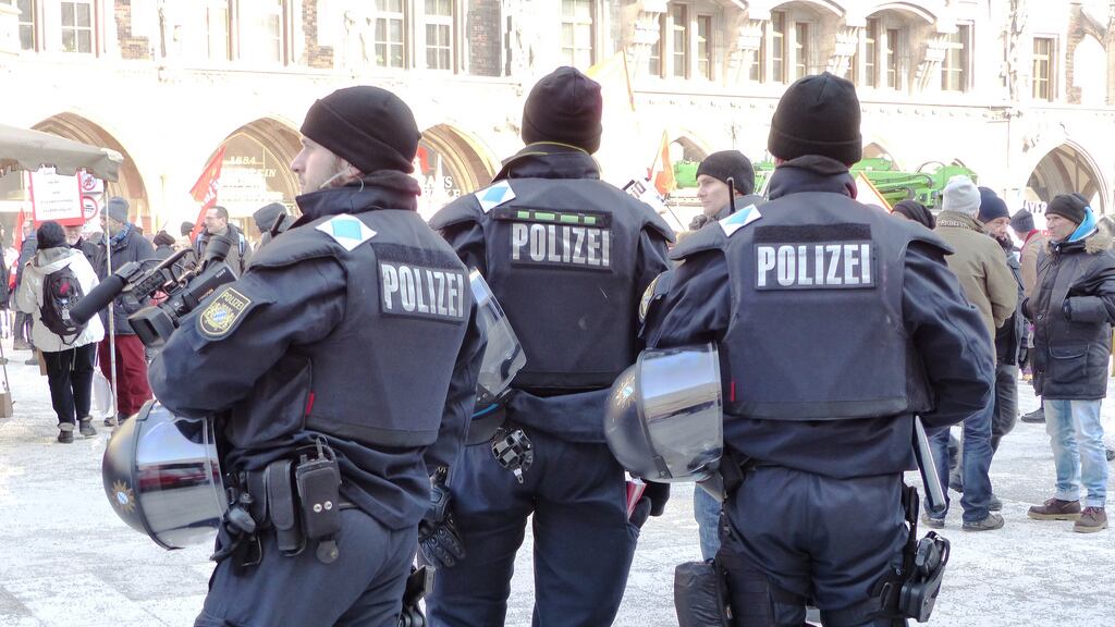 Germania, maxi-blitz antiterrorismo: islamisti nel mirino