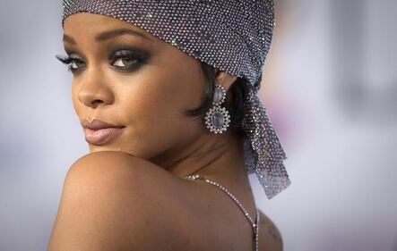 Rihanna sexy in copertina: "Sesso senza amore, mi sento vuota" 14