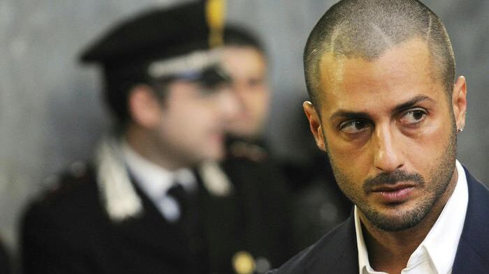 Nina Moric attacca Corona "Usi nostro figlio per soldi"