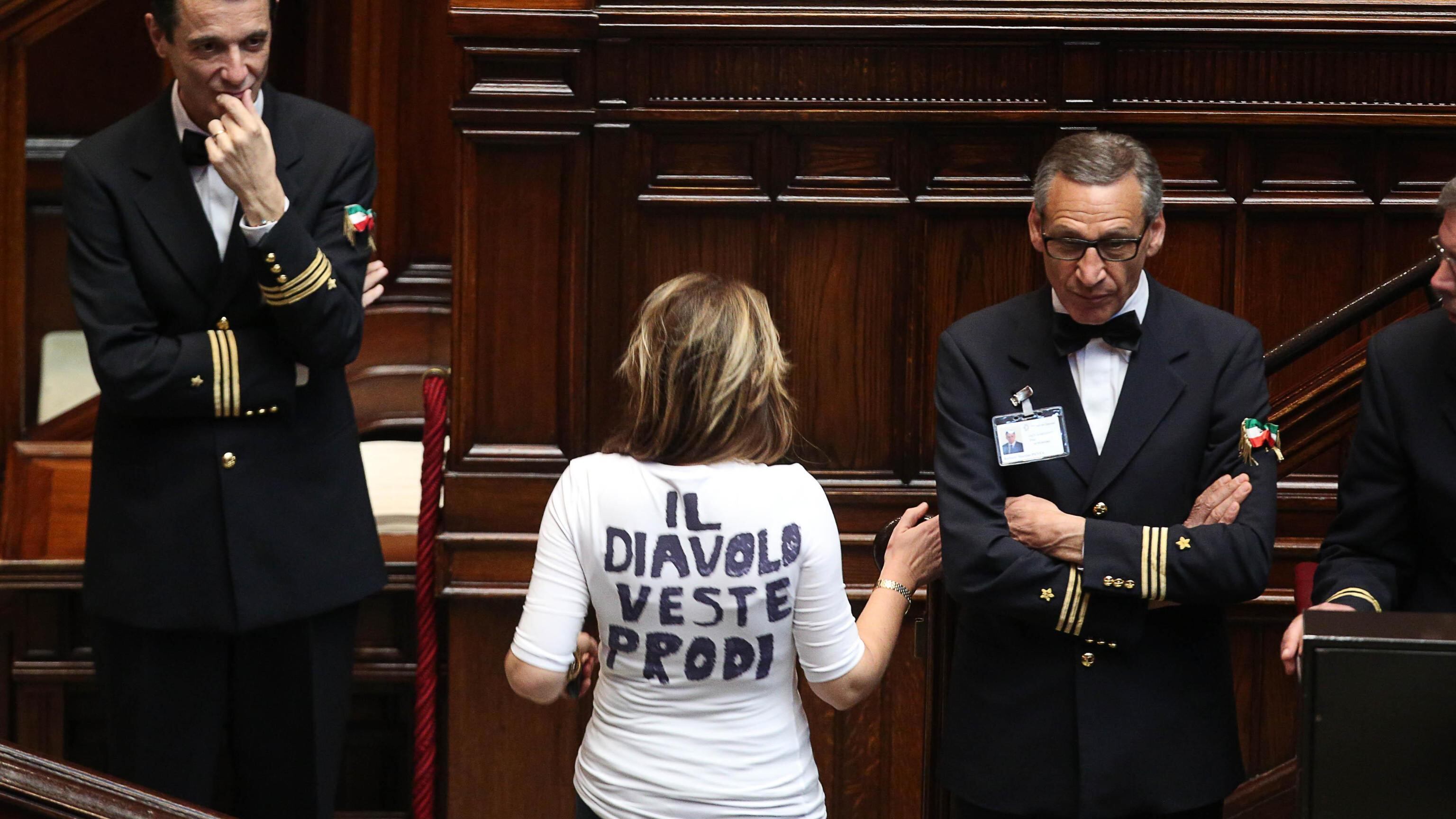 Mussolini show, bagarre alla Camera