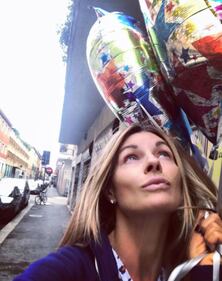 Martina Colombari sensuale al risveglio 7