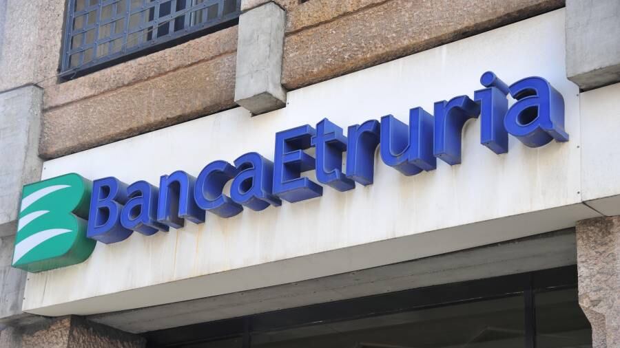 Banca Etruria, consulenze d’oro: tutti assolti, anche papà Boschi