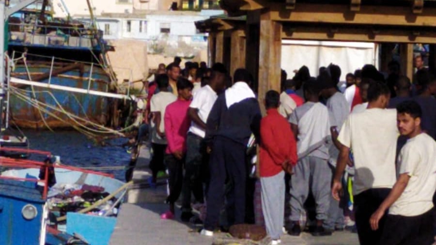 Non c'è tregua per Lampedusa. E la nave-quarantena non c'è