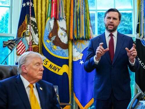 La riunione con Netanyahu, i dubbi della Cia e le parole di Vance: così Trump ha deciso sull’Iran