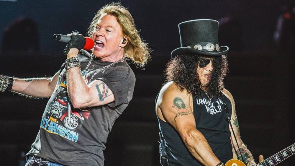 "Un danno irreparabile". I Guns N’ Roses contro un birrificio del Colorado