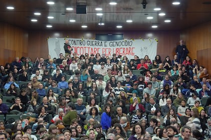 Greta Thunberg all'università di Verona, aula occupata: le immagini 7