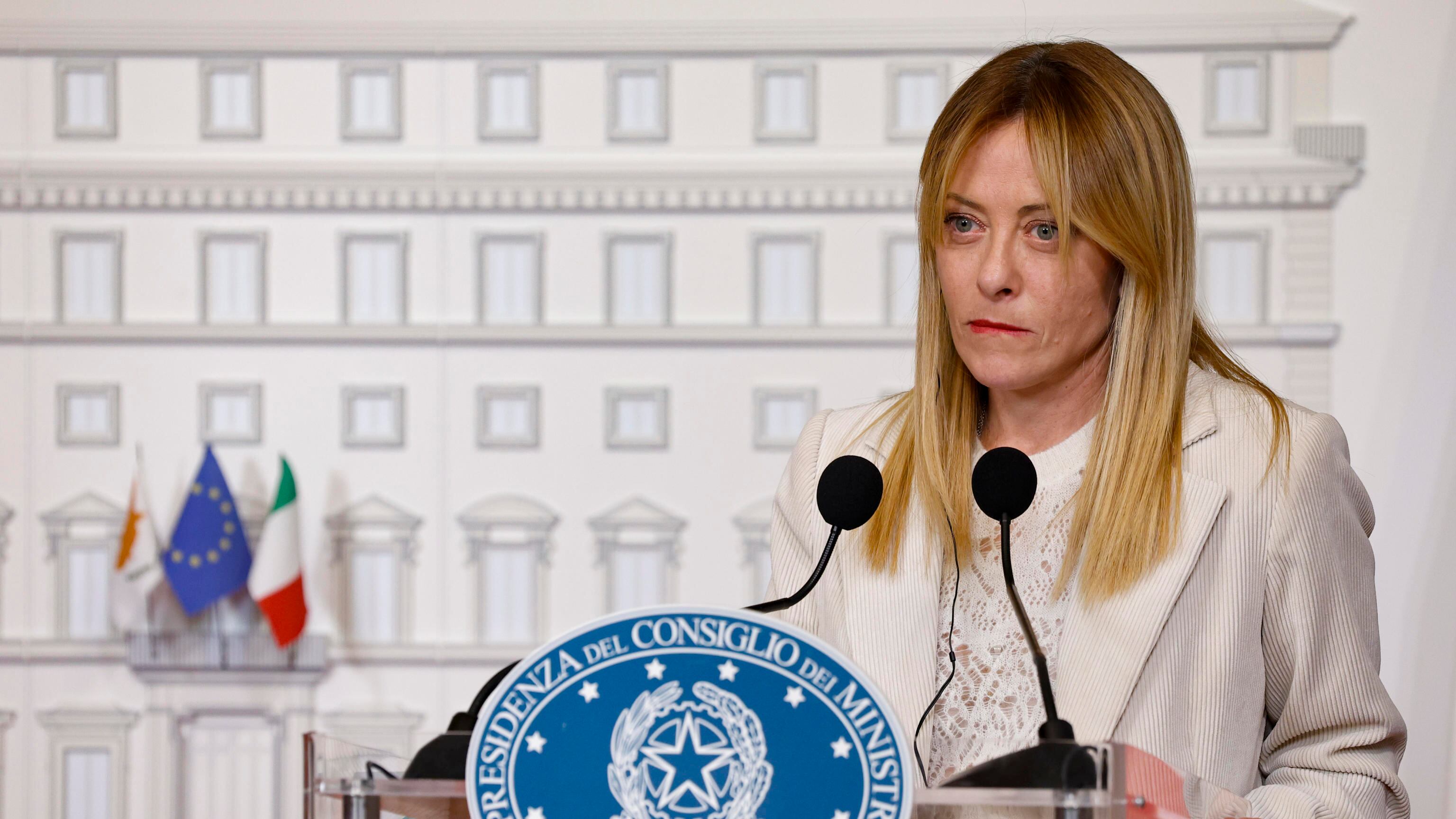 L'allerta del Viminale: vertice sulla sicurezza. Meloni chiama il Colle