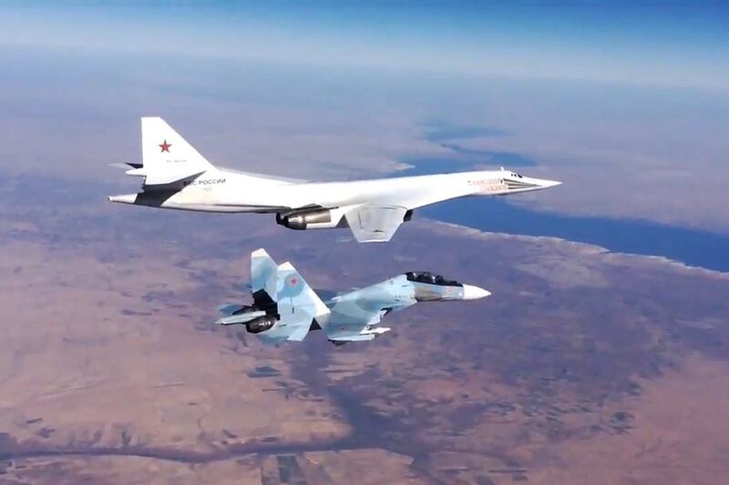 Tu-160 in volo per 11 ore: cosa rivela la mossa russa nell'Artico