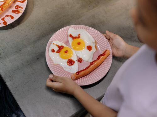 Un bambino su tre non fa una colazione adeguata: quali sono i rischi?