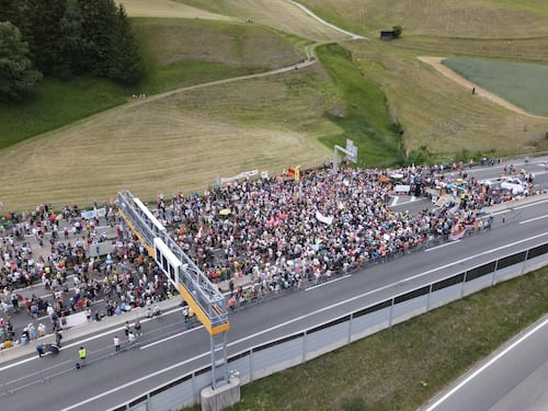 Sindaci, organizzazioni e ambientalisti: chi c'è dietro la paralisi del Brennero