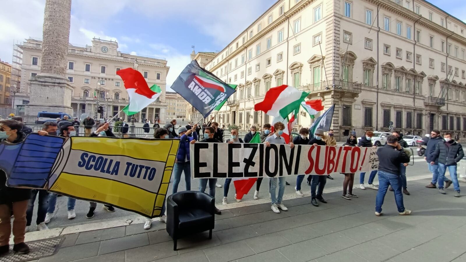 "Venga in Aula o stop ai lavori". Rivolta anti Conte in parlamento