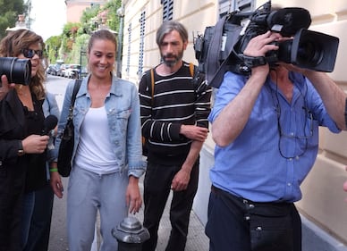 Al seggio Valentina, figlia della compagna di Grillo 1