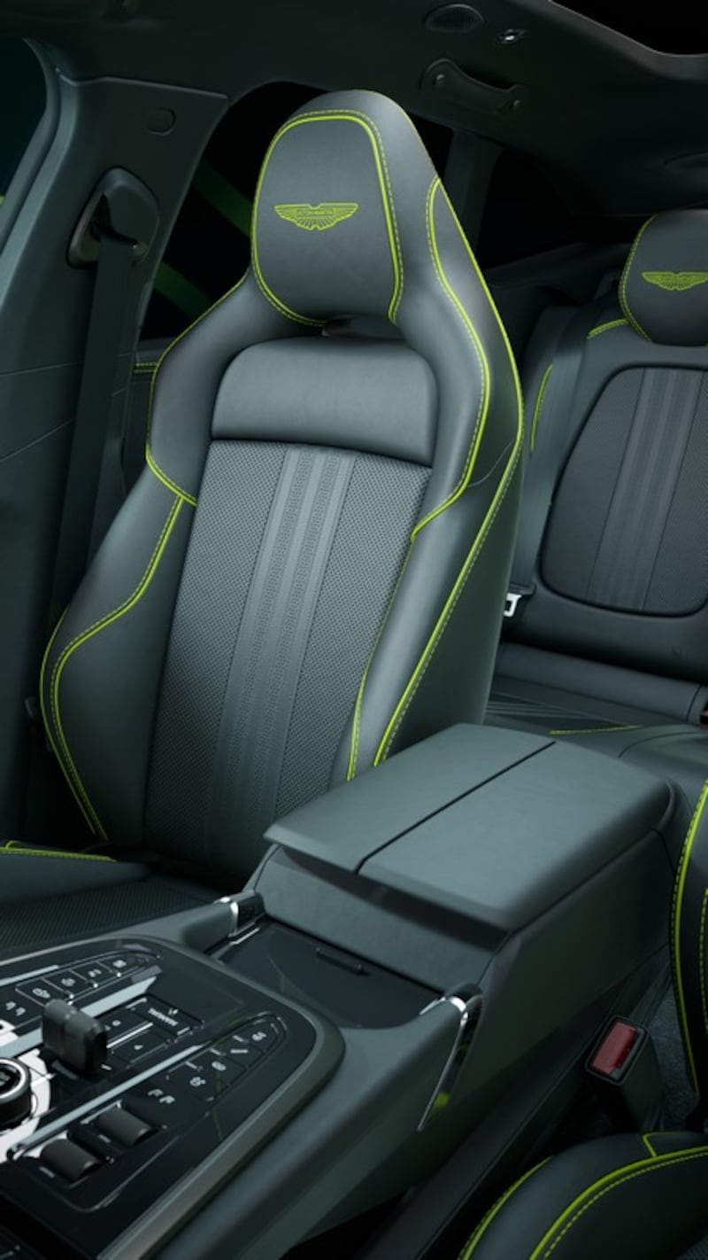 Aston Martin DBX707 AMR24, guarda tutte le foto 10