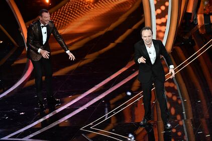 Roberto Benigni si ​prende la scena a Sanremo 5