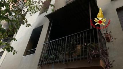 Milano: incendio in piazza De Angeli. Due uomini rimasti feriti