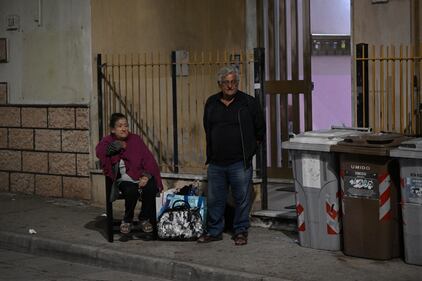 Terremoto ai Campi Flegrei, grande paura e gente in strada 8