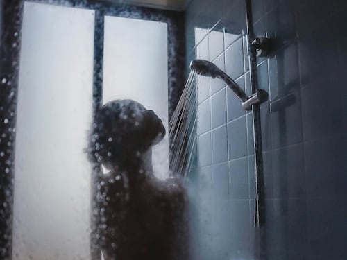 Esiste un momento migliore per fare la doccia: ecco perché e quando secondo gli esperti