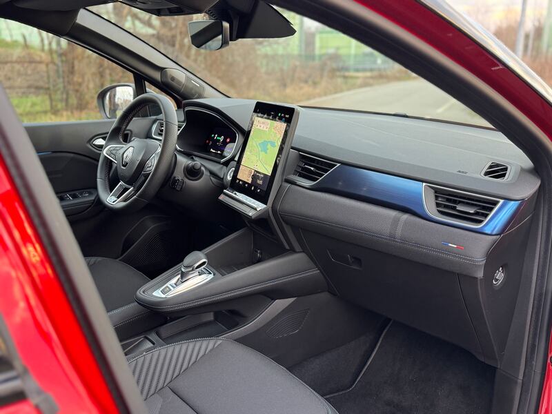 Renault Captur E-Tech 2025: guarda la gallery del B SUV ibrido 12