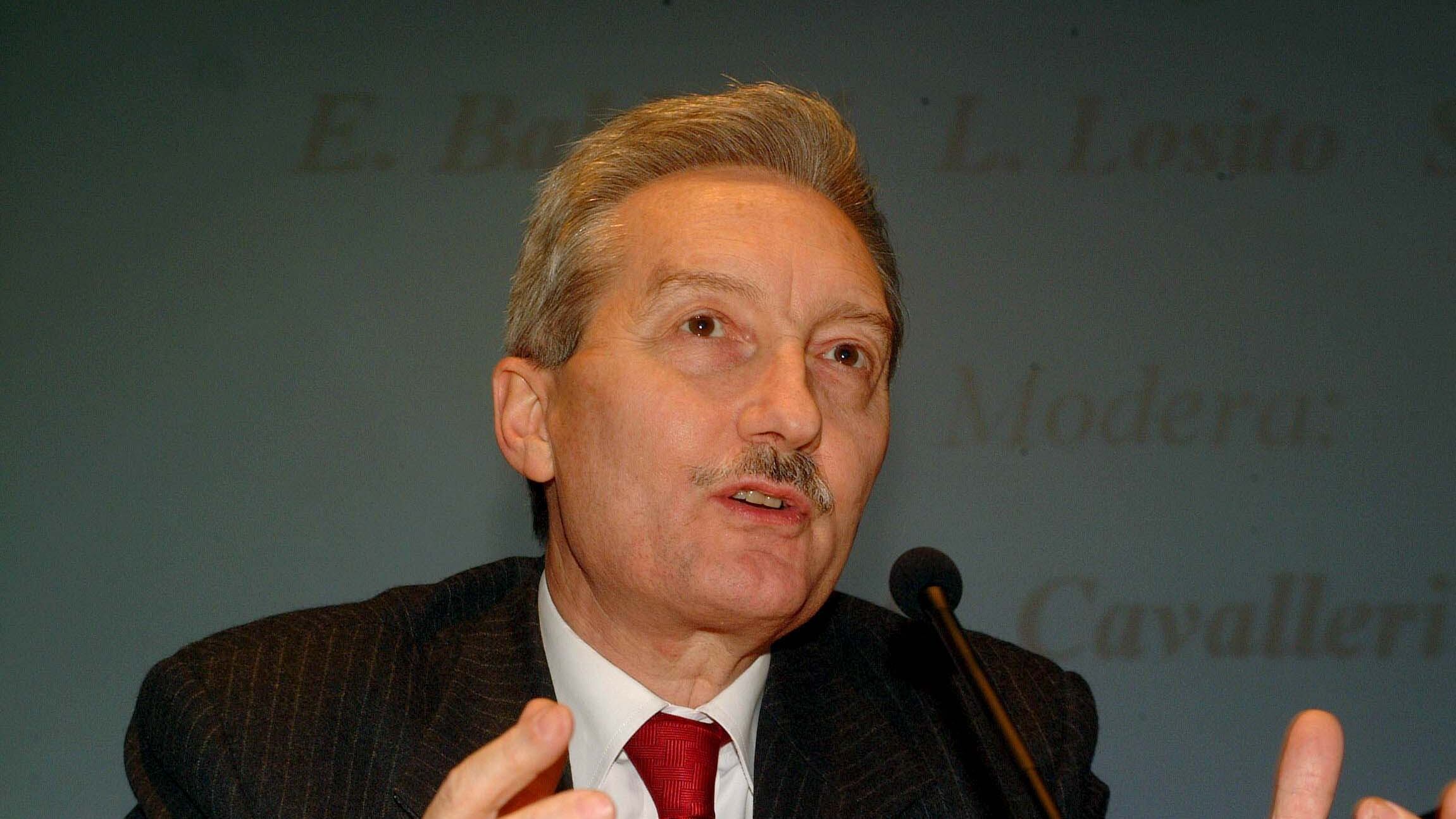 "In Italia non ci sono più veri scrittori e veri poeti"