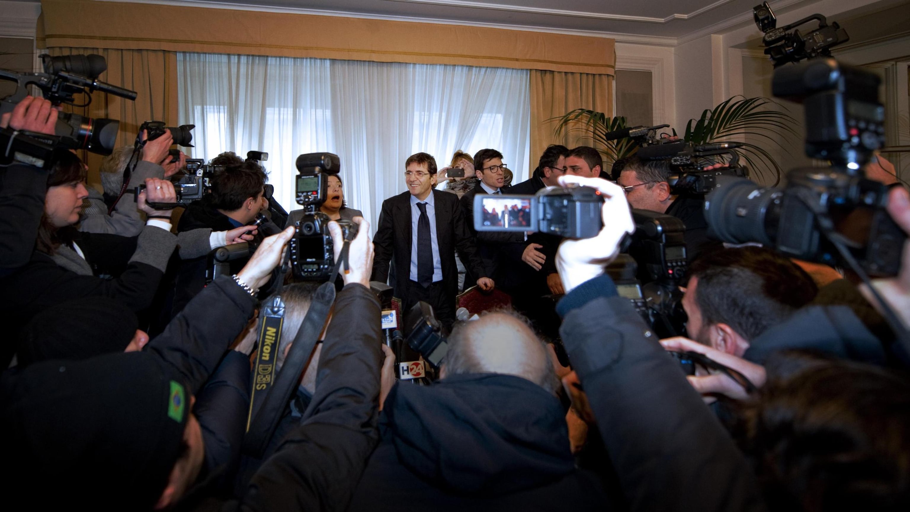 Cosentino: "Mai scappato con le liste. Alfano? Perdente di successo"