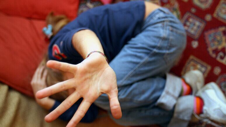 Stupro di gruppo su una 17enne: la violenza che fa tremare Genova