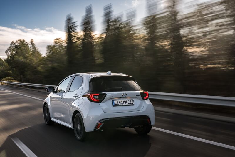 Mazda 2 Hybrid: guarda tutte le foto 1