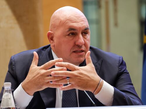 "Opposizione giudiziaria". Crosetto riferirà in Aula
